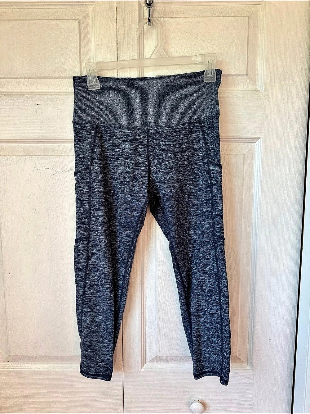 Kirkland Signature leggings Women's Gray Athletic Leggings Size Large